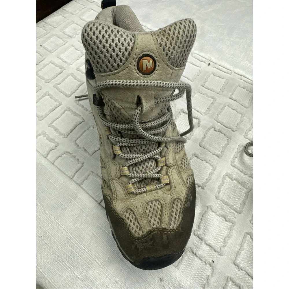 Merrell Moab Hiking Boots Mens 8.5 Taupe Brown Suede Mesh Vibram Mid Top Boots